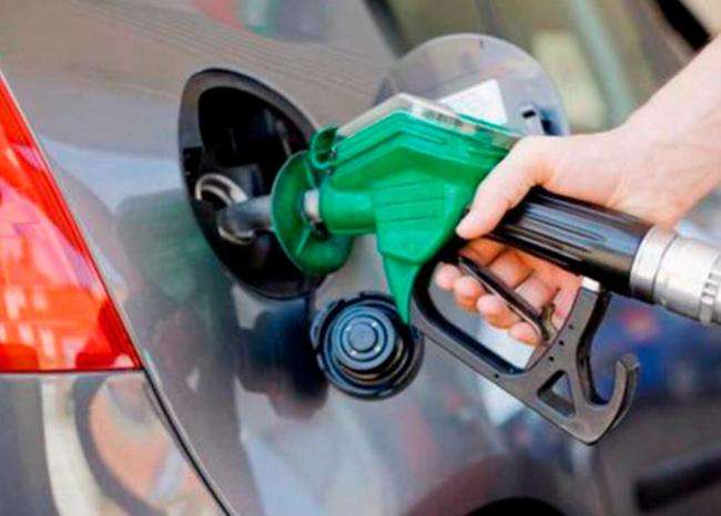 En diciembre el precio del galón de gasolina subirá $ 200