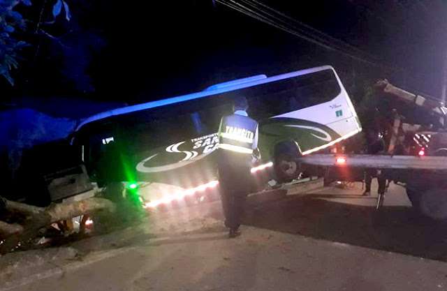 Bus chocó contra una vivienda y mató a cuatro personas