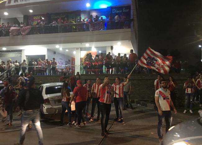 Jugadores del Junior llegan hoy a Barranquilla a celebrar la novena estrella