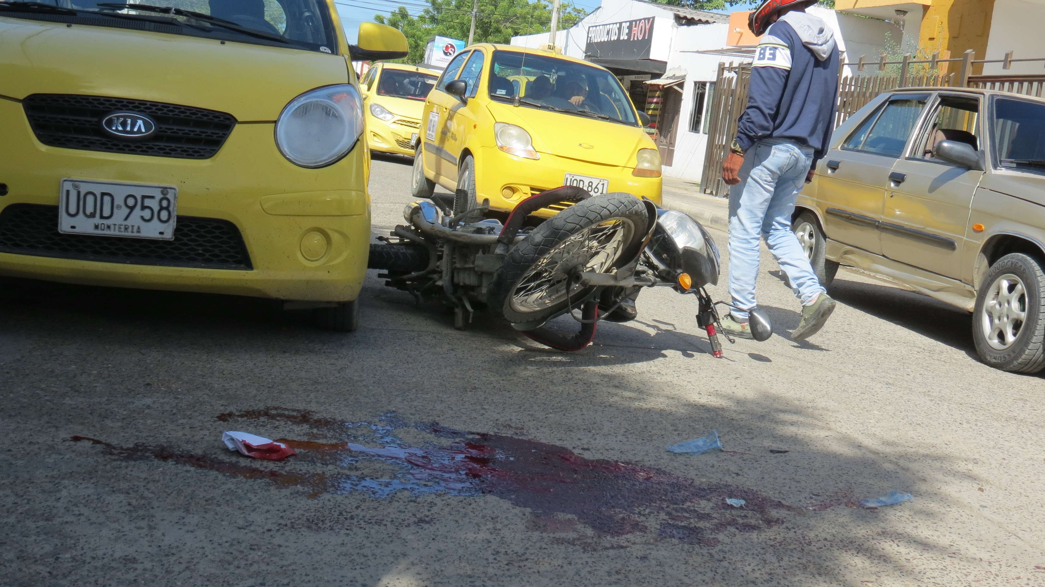 Motociclista se encuentra en grave estado de salud tras ser atropellado por una tractomula en Montería