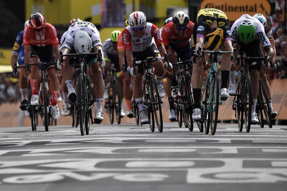 Por ‘foto finish’, el holandés Mike Teunissen  ganó la primera etapa del Tour de Francia