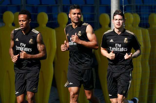 James entrena con el Real Madrid y le habrían comunicado que permanecerá en el equipo