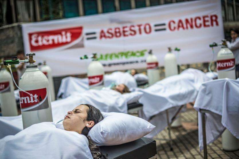 Duque sancionó ley que prohíbe el uso del asbesto en Colombia