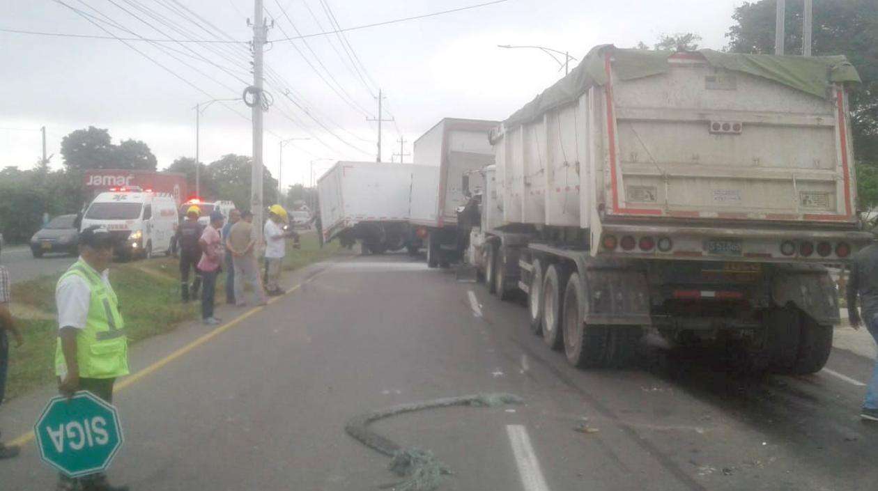 Choque de 4 vehículos dejó a una persona herida