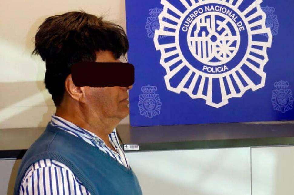 Capturan a colombiano que ingresó droga a España en un exagerado peluquín