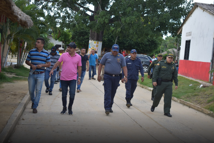 Con el fin de identificar puntos de inundación alcalde de Sahagún hizo recorrido por Bajo Grande