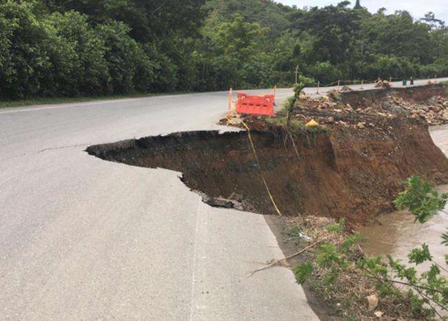 La erosión está haciendo de las suyas, el río Cauca se llevó parte de la vía Medellín – Costa Caribe