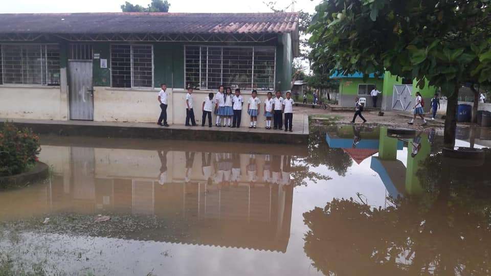 Más de mil estudiantes de un colegio en Valencia son afectados por inundaciones