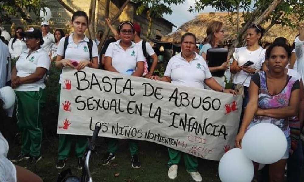 En Puerto Libertador, marcharon rechazando la muerte de la pequeña Jaqueline Márquez