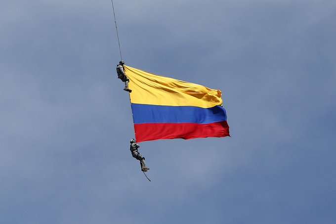 MinDefensa ordenó suspender ejercicios aéreos por la muerte de los 2 militares en Medellín