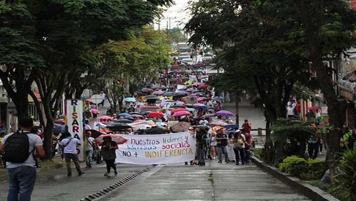 Inicia paro de maestros por 48 horas en Colombia