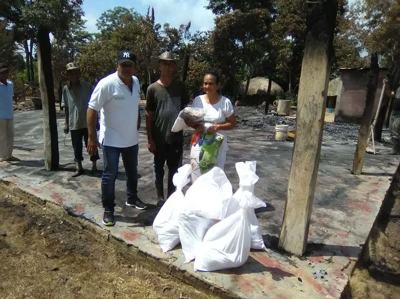 Hoy por ti, mañana por mí: voraz incendio consumió vivienda de la familia Sánchez en zona rural de Montería y necesitan ayuda