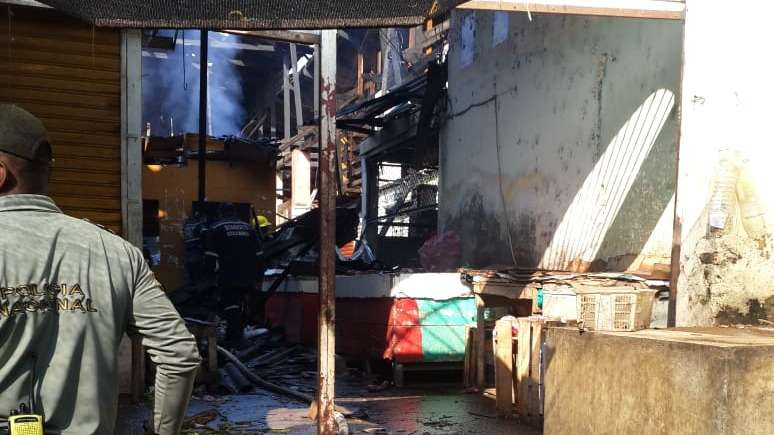 Incendio en el mercado antiguo de Montería dejó al menos 24 locales afectados