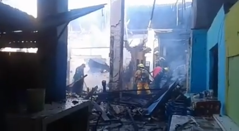 Grave incendio en el antiguo mercado de Montería generó pánico