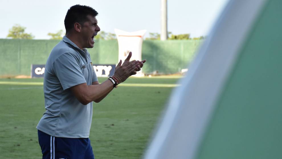 Bodmer no continúa como técnico de Jaguares y será reemplazado por Juan Cruz Real