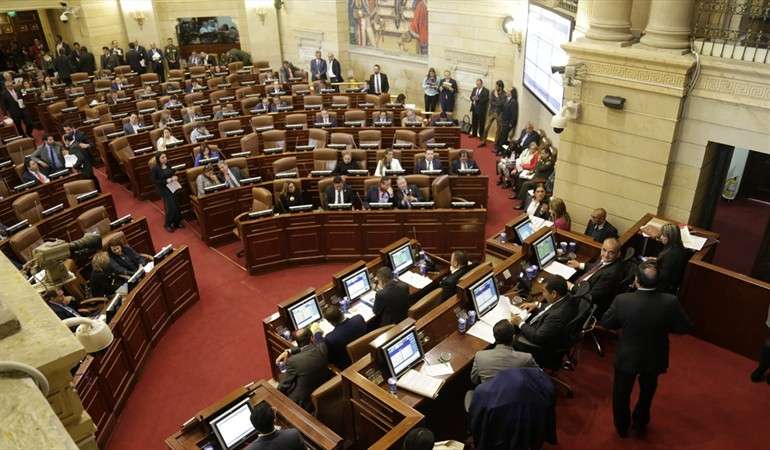 Debate sobre cadena perpetua será retomado este lunes en el Congreso