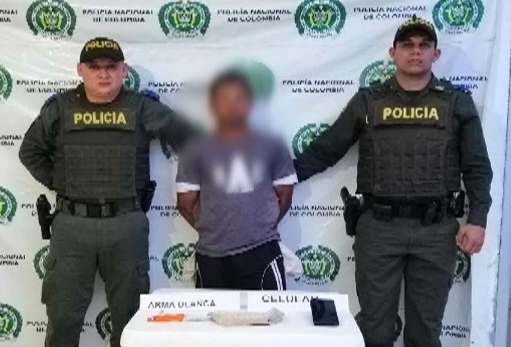 Atracó a una mujer con una navaja y lo capturaron