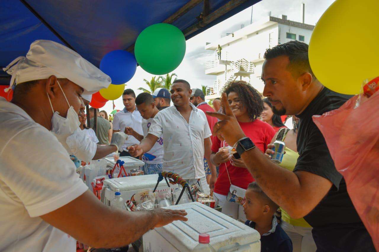 Todo un éxito el 1er Festival de Cóctel de Camarón en San Antero