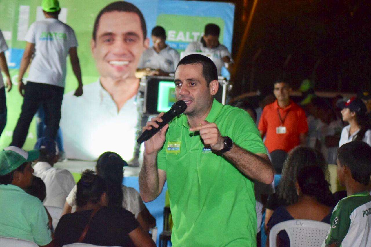 Salin Ghisays rechaza destrucción de vallas publicitarias de su campaña en Montería