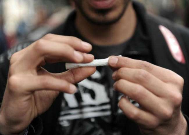 Congreso aprobó la prohibición de consumo y porte de drogas cerca de colegios y parques