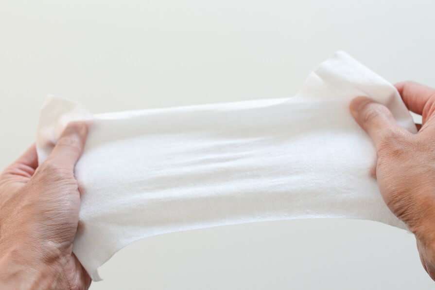 Alertan sobre 4 lotes de toallas húmedas con bacteria que afecta la salud
