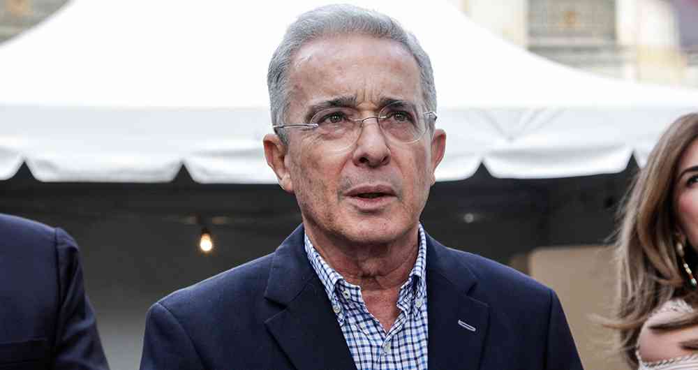 Senador Uribe dispuesto a defender su honra ante la Corte Suprema