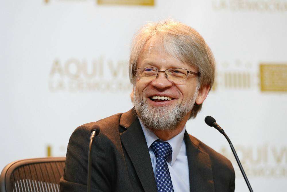 Mockus seguirá en el Congreso, Consejo de Estado mantiene su investidura