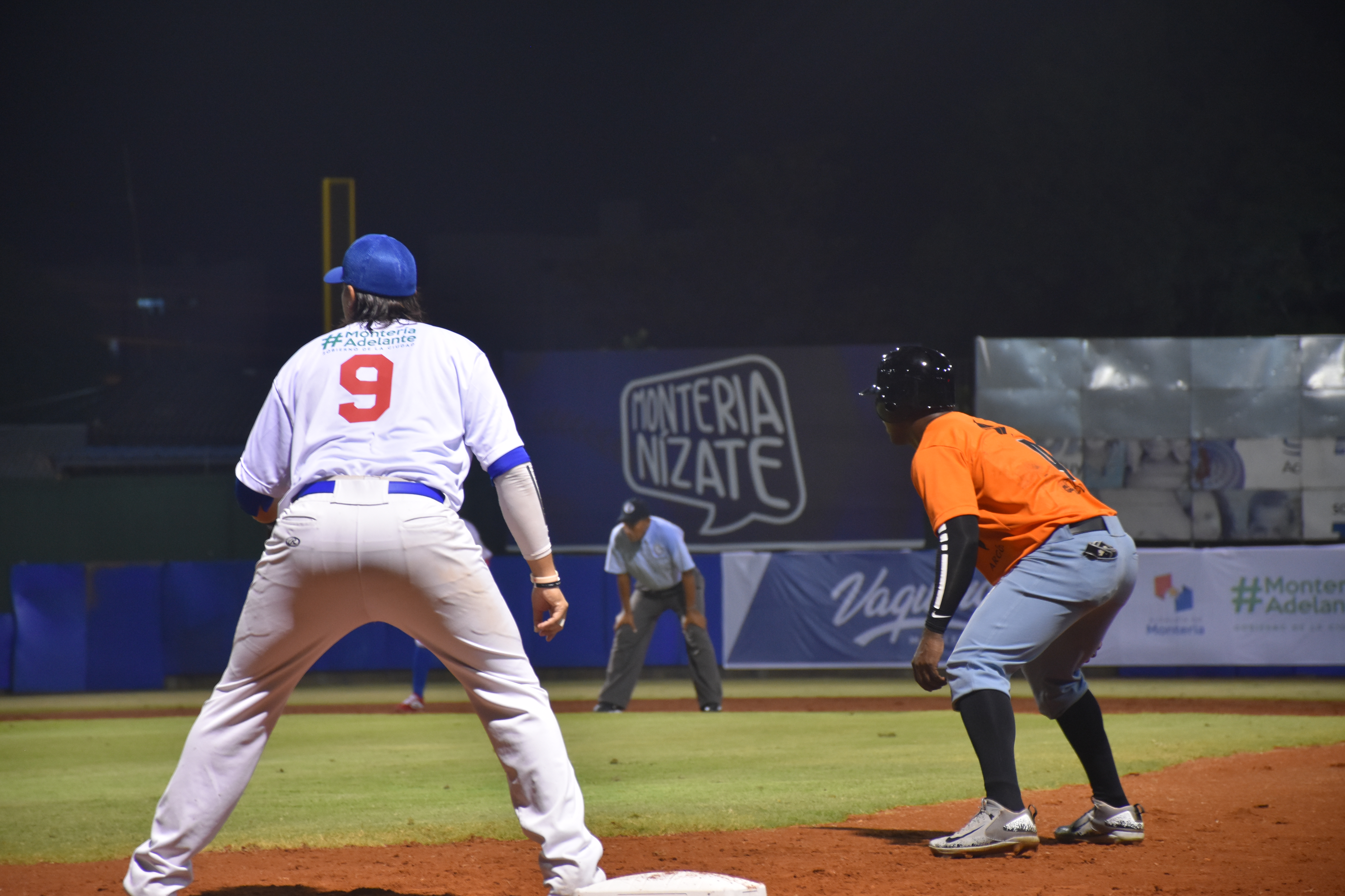 Vaqueros y Gigantes dividieron honores en su primera serie en la LPB