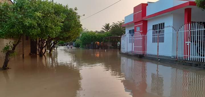 Estragos causó fuerte aguacero que duró más de seis horas en Moñitos