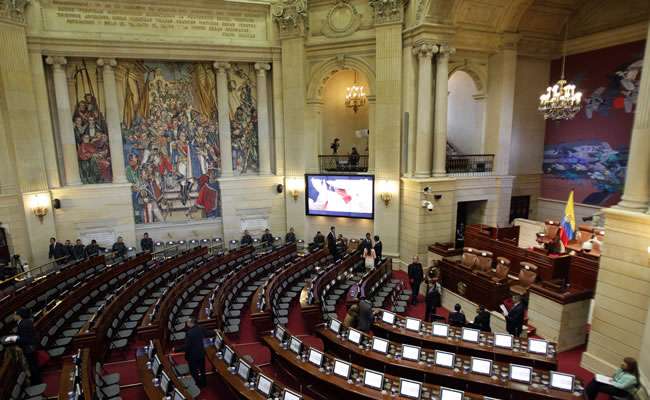 En el Congreso también se sumaron al cacerolazo