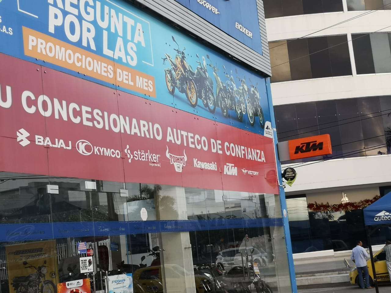 Hombres armados llegaron a concesionario de motos y robaron el producido del día en Montería