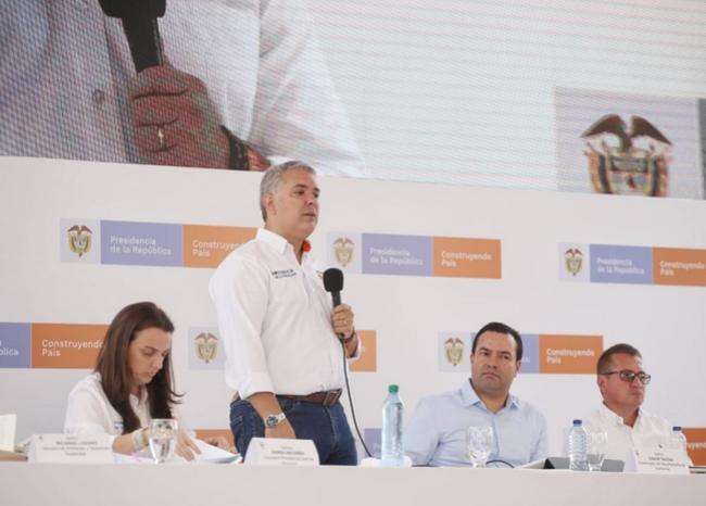 Duque dice que mientras él sea presidente a los jóvenes no les pagará menos del mínimo