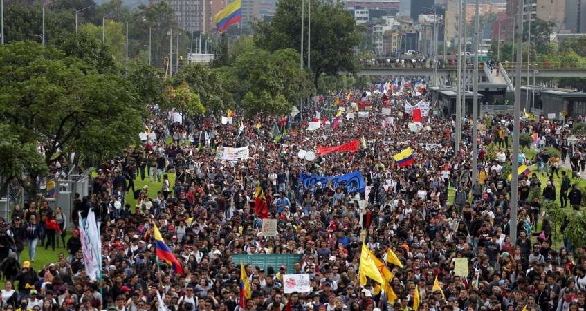 Trece universidades públicas están en riesgo de suspender el semestre por paro nacional