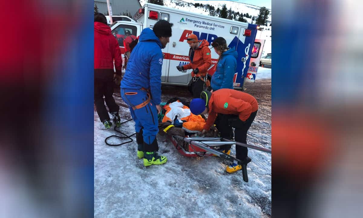 Sobrevivió a la caída de una montaña cuando se encontraba a 150 metros de altura