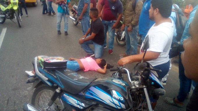 El ‘Monedita’ se le atravesó en Mocarí y se cayó de la moto