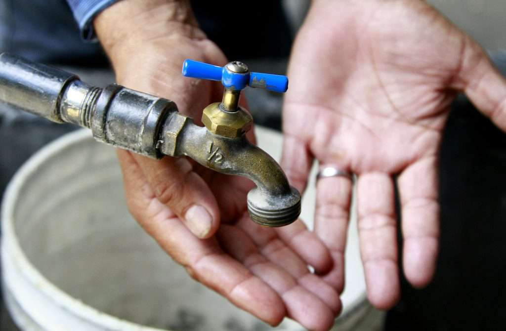 Habitantes de la zona rural de Montería desesperados por fallas en el servicio de agua potable