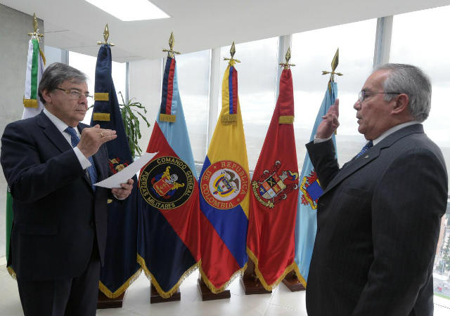 Almirante David Moreno se posesionó como nuevo Viceministro de Defensa
