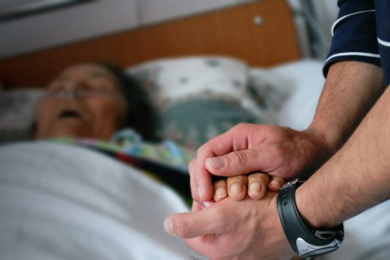 Debate sobre la reglamentación de la eutanasia en Colombia vuelve al Congreso