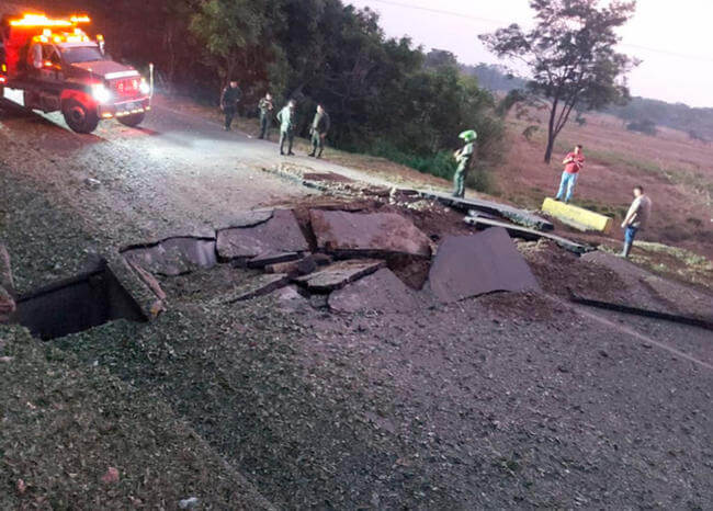 Con explosivos el ELN destruyó vía que comunica al Catatumbo con la costa Caribe