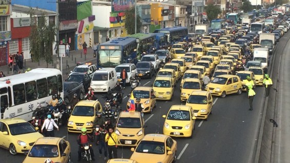A paro nacional los taxistas por el regreso de Uber a Colombia