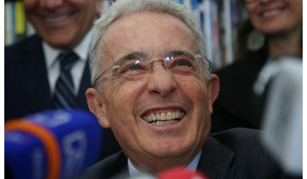 Qué descaro, Álvaro Uribe uno de los hombres más ricos de Colombia tiene 0 en declaración de renta