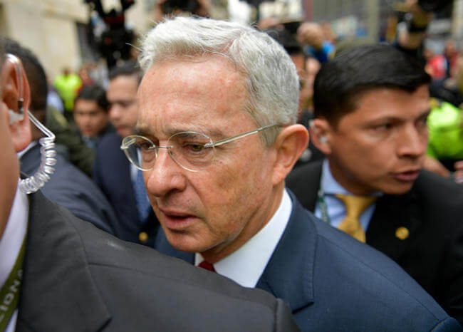 Denuncia por compra de votos contra Uribe fue admitida por la Corte