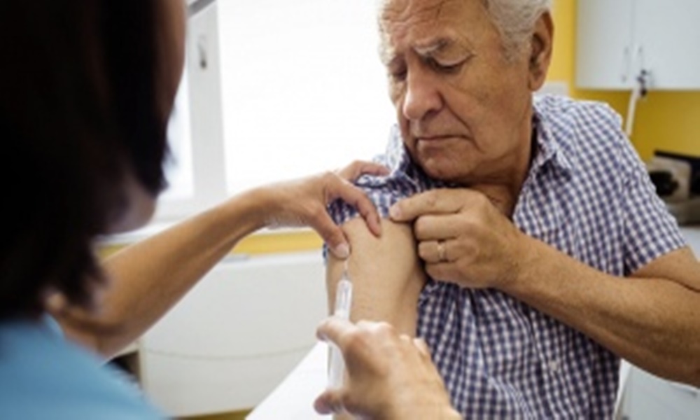 Fortalecerán cobertura de vacunación de adultos mayores en Córdoba tras alerta de coronavirus