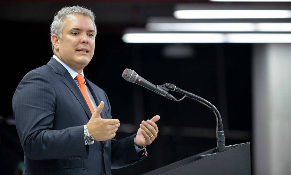 Iván Duque ordenó suspender clases presenciales en instituciones de educación pública del país