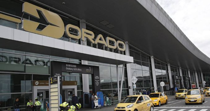 Duque habría ofrecido el Aeropuerto El Dorado para que pasajeros del continente hicieran tránsito hacia sus países