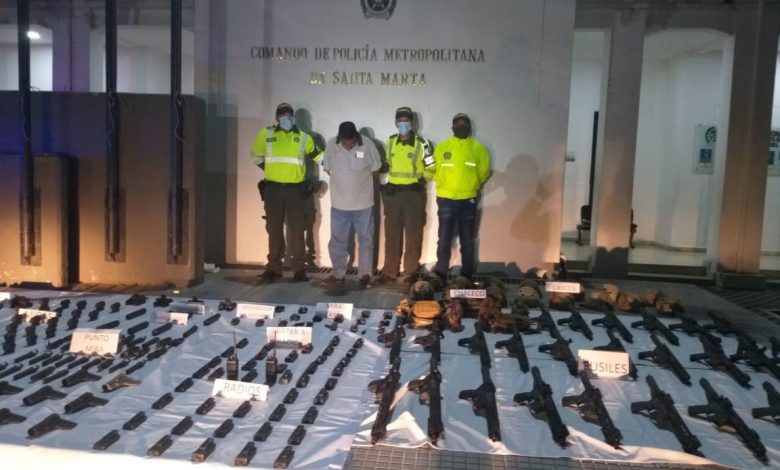 Tremendo arsenal, cayó hombre con 26 fusiles de asalto