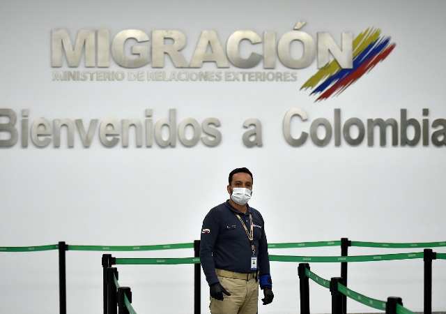 Expulsados 130 extranjeros por violar cuarentena en Colombia
