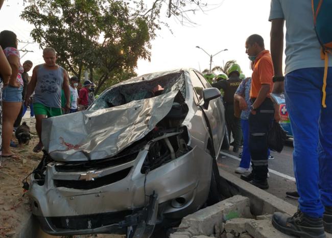Dos muertos y siete heridos dejó aparatoso accidente de tránsito