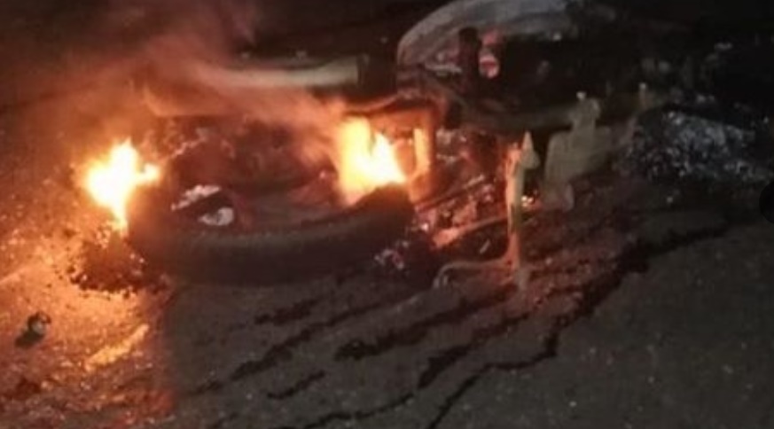 Se salvaron de la muerte, chocaron con una vaca y se les quemó la moto en Tierralta
