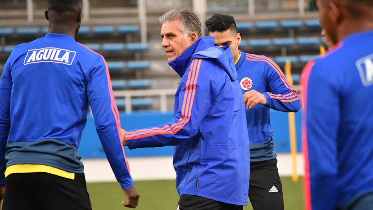 Carlos Queiroz llegó a un acuerdo con la FCF para reducirse el salario por crisis del Covid-19